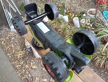 plasticni traktori za decu: Dečiji traktor guralica u atraktivnoj zeleno-crnoj boji sa crvenim — 5