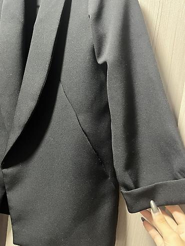 lining s: Женский черный жакет HELLE Пару раз носила, состояние отличное Рукава — 4