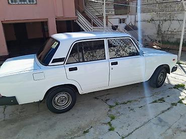 vaz 2107 on şuşə: Lada 2107 sedan – ağ rəng, 4 qapı, arxa ötürücülü klassik model — 5