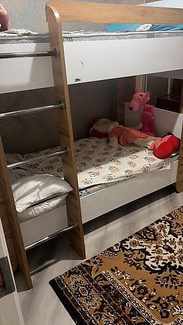 2 li kravat: Uşaq üçün iki mərtəbəli çarpayı - Model: yan tərəfdən nərdivanlı, üst — 1