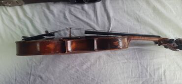 Musicial Instruments: Prodajem Majstorsku Violinu Amati Prodajem staru Majstorsku Violinu