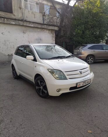 Toyota: Toyota ist: 2003 г., 1.5 л, Бензин, Хэтчбэк