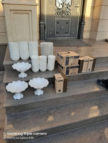 Выездные банкеты: На прокат. В аренду столы, стулья, посуда, чехлы, скатерти, шатры — 12