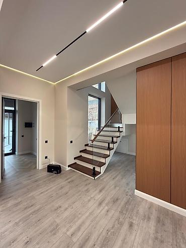 Продажа коттеджей и домов: 🏡 Продается новый современный дом в стиле хай-тек 📍 Район: Рабочий — 3