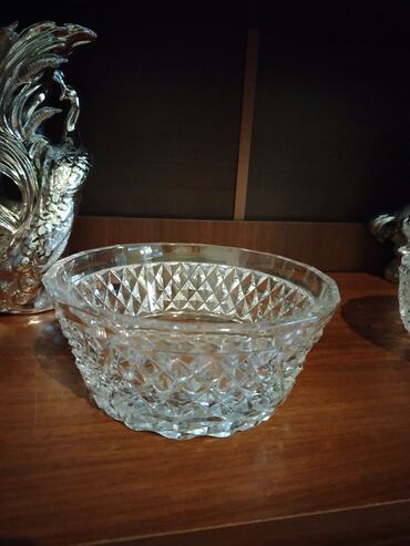 Digər dəstlər və servizlər: Kəsma şüşədən dekorativ qab dəsti - Material: qalın, şəffaf kəsma -da lalafo.az — 9 Digər dəstlər və servizlər: Kəsma şüşədən dekorativ qab dəsti - Material: qalın, şəffaf kəsma — 9