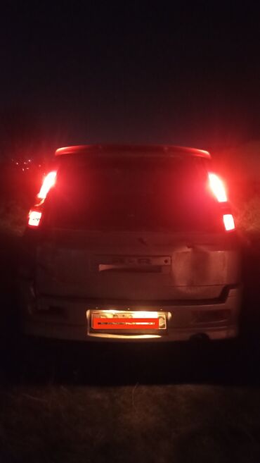 машины на обмен: Mitsubishi Chariot: 2000 г., 1.8 л, Автомат, Бензин, Минивэн