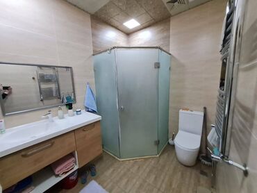 Uzunmüddətli kirayə mənzillər: Razində Aygün mall-ın yanında, Bakıxanov rezidens-də 13 mərtəbəli — 13