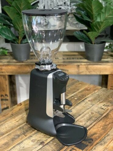 Другое оборудование для кафе, ресторанов: Продаю оборудование для кофейни! Кофемашина (эспрессо машина) от топ