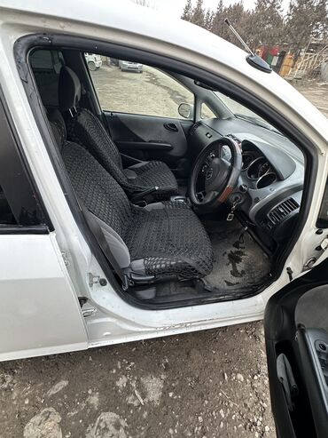 авто акорд: Honda Fit: 2003 г., 1.3 л, Вариатор, Бензин, Хэтчбэк