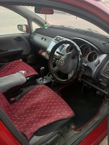 автозапчасти из оаэ: Honda Fit: 2001 г., 1.3 л, Вариатор, Бензин, Хетчбек