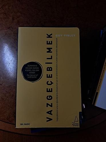 kitab alan: Qaraqan Mələk : 3₼ bəzi çizili yerlər var heçbir yeri zərər görməyib — 2