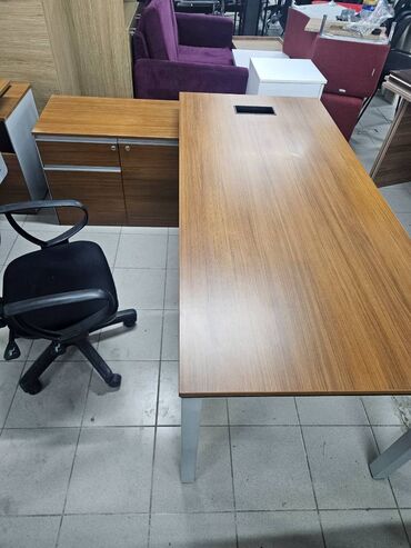 Ofis masaları: İşlənmiş, Müdir üçün, Künc masa -da lalafo.az — 4 Ofis masaları: İşlənmiş, Müdir üçün, Künc masa — 4