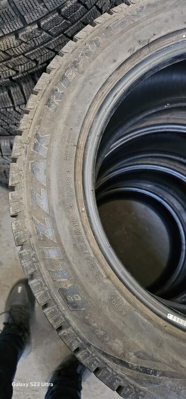 Шины: Шины 225 / 55 / R 16, Зима, Б/у, Комплект, Легковые, Япония, Bridgestone