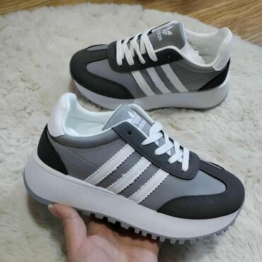 haljine na jedno rame 2024: Adidas, bоја - Siva