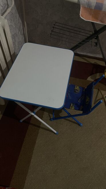 стульчики для детей: Комплект стол и стулья Школьный, Б/у