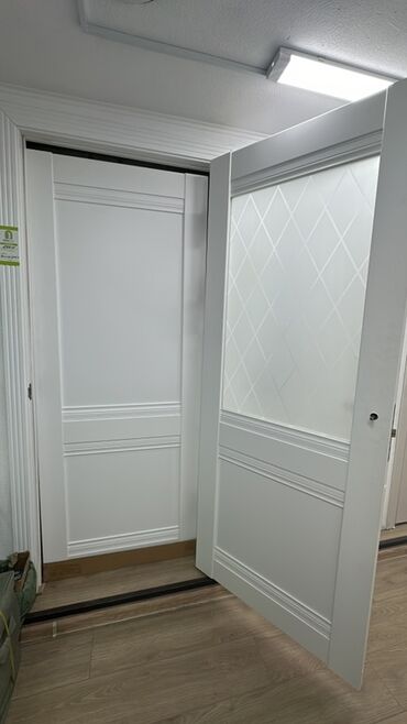 шкафы и купе: Межкомнатная дверь со стеклом, МДФ, Окрашенная, цвет - Белый