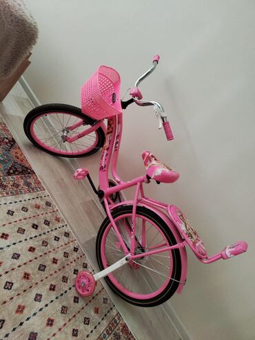 продаю велосипеды: Продаю велосипед для девочки. 
Почти новый катались пару раз на улице