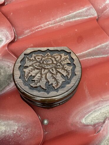 guess tekstil mmc: Mücrülər.hazır əldə var.çeşid çoxdu.qoz ağacındandı.super hədiyyəlik