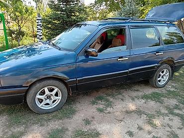 Volkswagen Passat: 1988 г., 1.8 л, Кол менен иштөөчү, Бензин, Универсал — 1