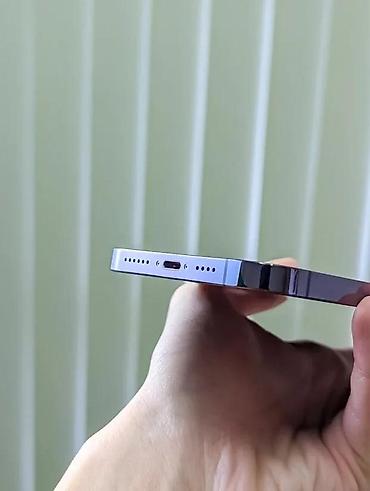 Apple iPhone: Apple iPhone (serija Pro) – 6,1– ekran, tamno ljubičasta/siva boja — 1