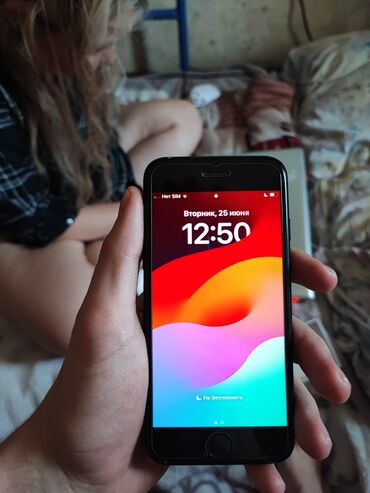 iphone se 2022 бишкек: IPhone SE 2020, Б/у, 128 ГБ, Черный, Защитное стекло, Кабель, Коробка, 80 %