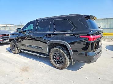 inter: Toyota Sequoia: 2024 г. — 5