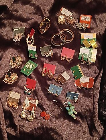 Наборы украшений: Коллекция бижутерии: серьги, браслеты, кольца, броши Описание: - — 1