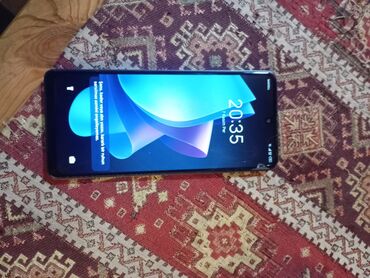 256 gb telefon: Tecno Spark 10 Pro, 256 GB, Qırıq