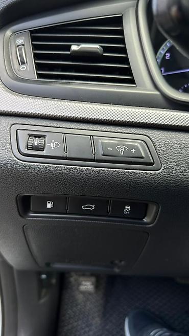 Hyundai: Hyundai Sonata: 2018 г., 2 л, Автомат, Газ, Седан — 21