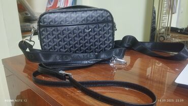 Сумка через плечо Goyard, компактный кросс-боди. Характеристики: -