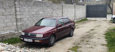 Volkswagen: Volkswagen Vento: 1992 г., 1.8 л, Механика, Бензин, Седан