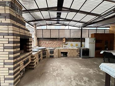 Продажа коттеджей и домов: Продаётся коммерческий участок 25 соток с домом 350 м² рядом с рынком — 10