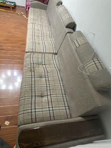 кресло раскладное: Прямой диван, цвет - Серый, Б/у