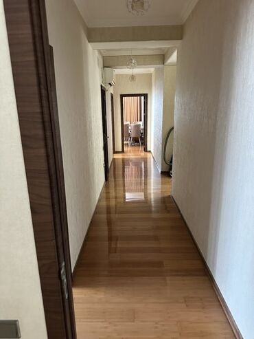 Sifarişlə mətbəx mebeli: Mətbəx dəsti və sanitar qovşağı üçün tam təchizatlı interyer komplekti — 4