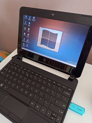 Compaq: Compaq Mini CQ10-400 Compaq Mini CQ10-400. Ekran 10 inca. Laptop se — 2