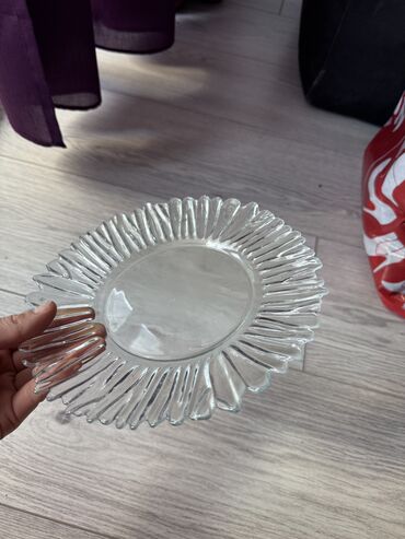 Наборы посуды: Новая посуда, тарелки, сахарница, масленка, чайный сервис, чайник — 12