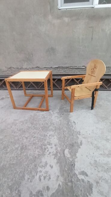 ���� ���������������� ������������ в Бишкек | КОМПЛЕКТЫ СТОЛОВ И СТУЛЬЕВ: Продаю детский столик со стульчиком. Деревянный. Высота столика 46см