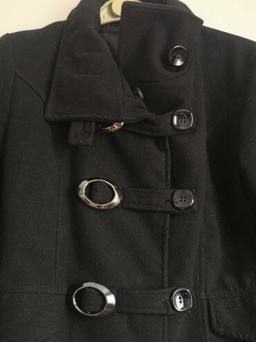 Kaputi: Ženski kaput, crne boje. Cena za jedan. Veličina M - Model na lalafo.rs — 9 Kaputi: Ženski kaput, crne boje. Cena za jedan. Veličina M - Model — 9