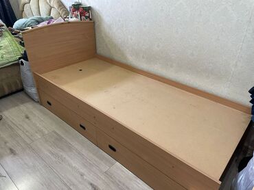 двухъярусные кровати со шкафом: Кровать-лежак с ящиками + двуспальная кровать с мягким изголовьем 1)