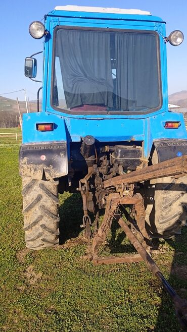 kreditde olan masinlar: Traktor motor 1.8 l