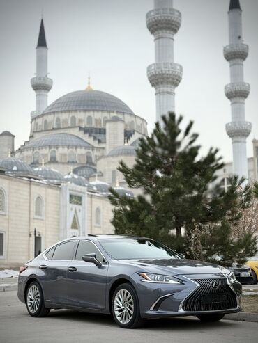 Lexus: Lexus ES: 2019 г., 2.5 л, Вариатор, Гибрид, Седан — 2