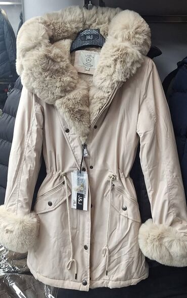 Zimske jakne: Ženske zimske jakne dostupne S M L XL. Postavljene celom dužinom 7200 — 9