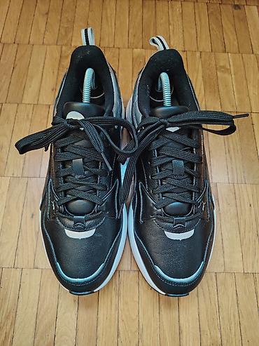 Puma patike u crno-beloj kombinaciji sa modernim, sportskim dizajnom i na lalafo.rs Puma patike u crno-beloj kombinaciji sa modernim, sportskim dizajnom i