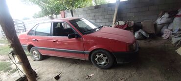 Volkswagen: Volkswagen Passat: 1988 г., 1.8 л, Механика, Бензин, Седан