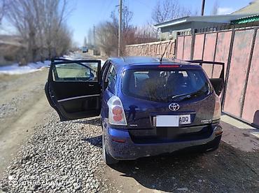 машина кузов: Toyota Corolla Verso: 2004 г., 1.8 л, Механика, Бензин, Универсал — 4