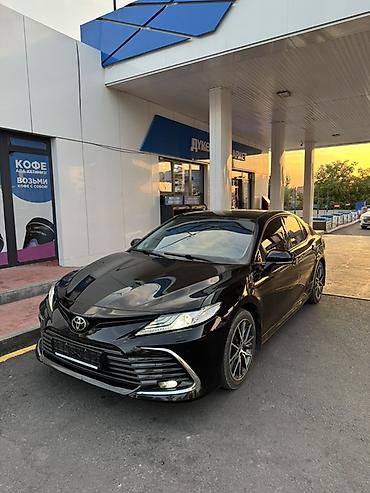 Toyota Camry: 2023 г., 2.5 л, Автомат, Бензин, Седан
