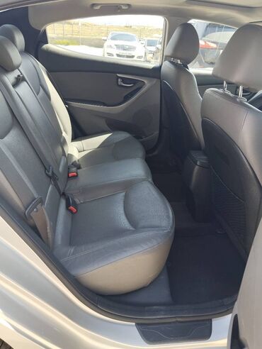 Hyundai: Hyundai Elantra: 2 l | 2014 il Sedan — 3