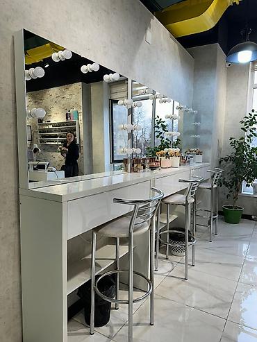 Кронштейны, стойки: Кронштейн Для одежды, Материал: Металл, С подсветкой, Новый — 59