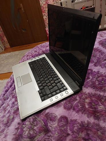 Digər noutbuklar və netbuklar: Klassik dizaynlı noutbuk - Ekran: təxminən 15–17 düym, parlak panel — 3