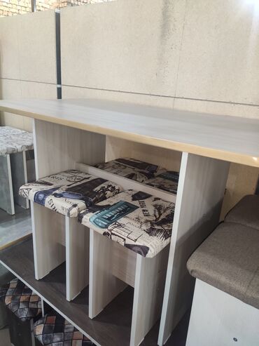 Кухонные столы: Столы новые кухонные Новые столы со стулчиками на кухню из российского — 3